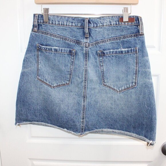 3/$30 Blanknyc Size 28 Denim Skirt - Picture 2 of 3